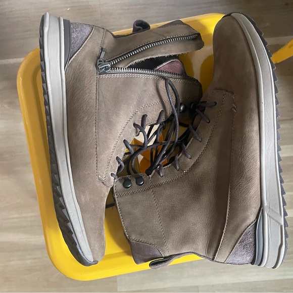 Reef Hi Rover Winter Boot - Picture 2 of 4